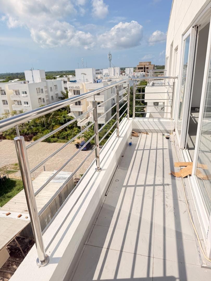 Premium Metal Railings thumbnail 3